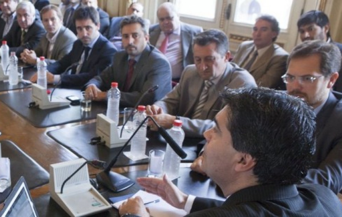 Intendentes “K” de Córdoba le dijeron a Capitanich que quieren candidato propio a gobernador