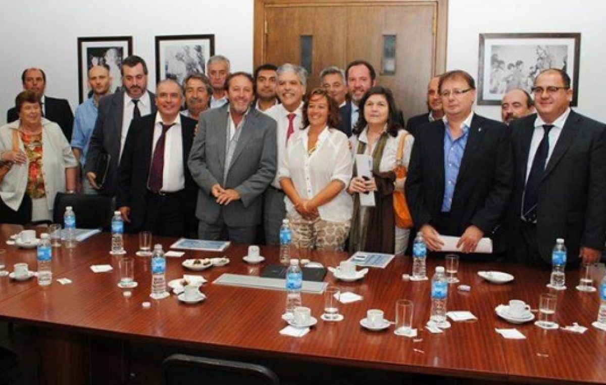 Cónclave de intendentes y legisladores bonaerenses para ratificar alineamiento con La Rosada