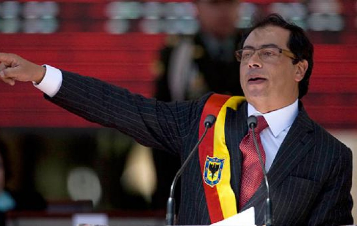 Intendentes de América apoyan al alcalde destituido de Bogotá