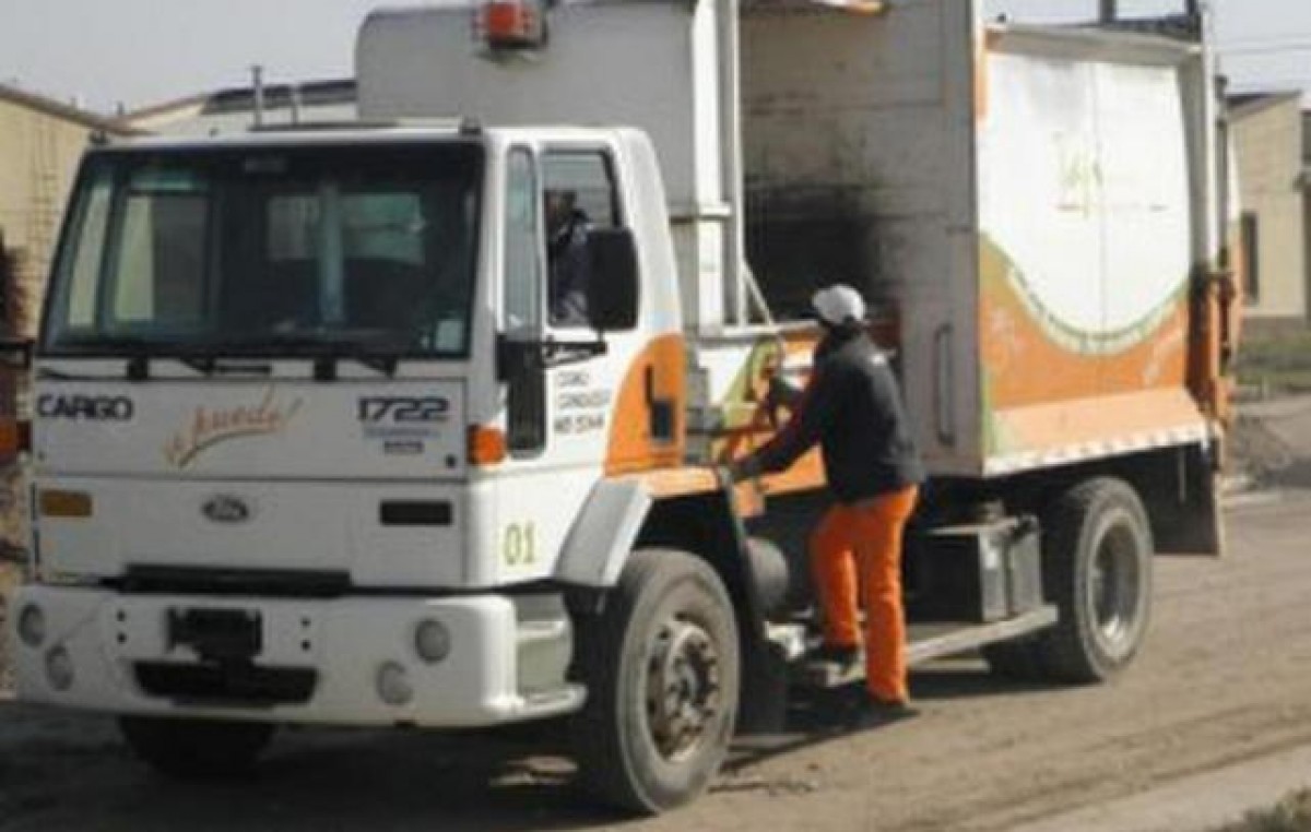 Tafí Viejo multó a sus propios empleados porque estacionaron mal el camión recolector