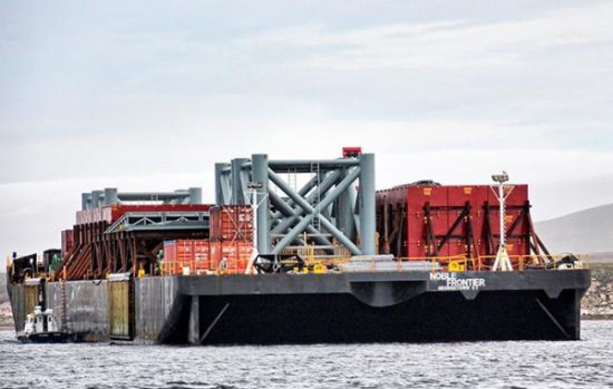 Avance británico: Instalan en las Malvinas un puerto flotante para buscar petróleo