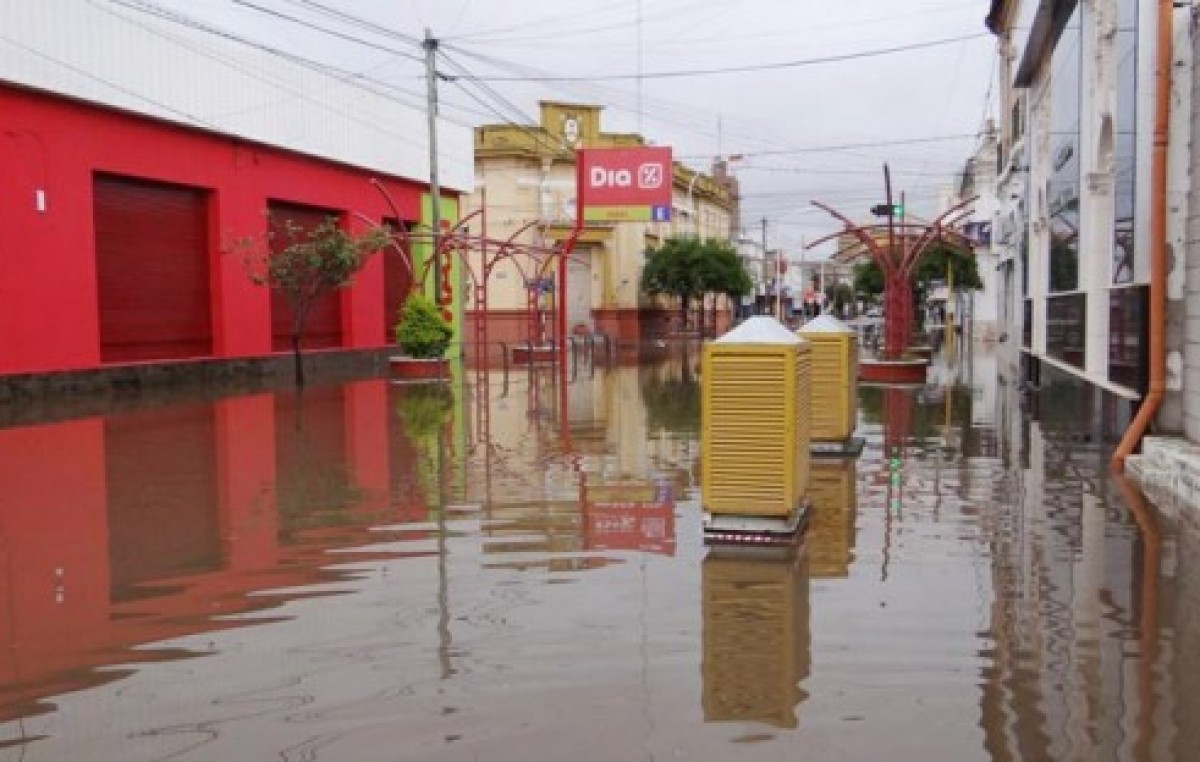 Bell Ville: pese a la bajante del río, quedan vastos sectores inundados