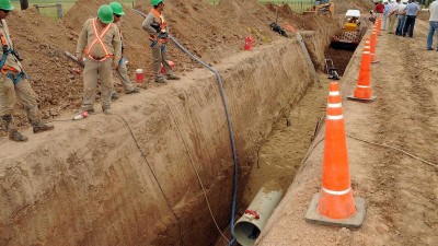 Santa Fe: Sobre el agua y bajo tierra crece la obra del Acueducto Norte