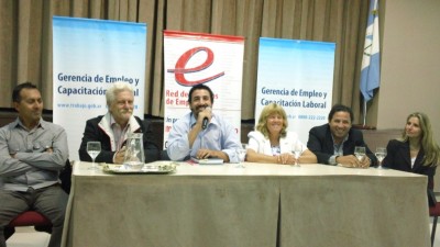 Promueven políticas públicas de empleo en municipios de Neuquén