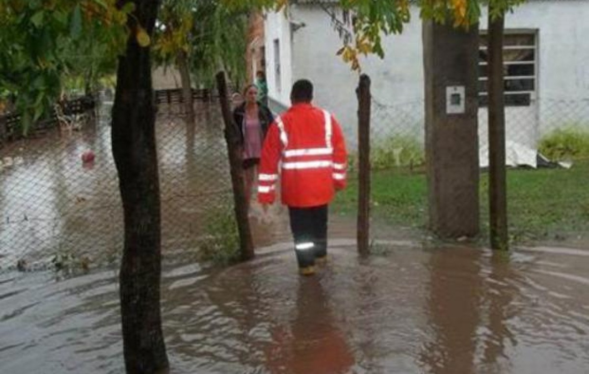 Decenas de evacuados y rutas cortadas por las últimas lluvias en la Provincia de Santa Fe