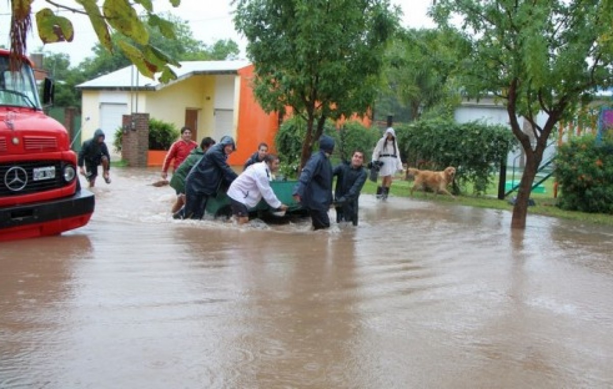 En Las Varillas llovieron 240 mm en casi 10 horas y hubo 80 evacuados