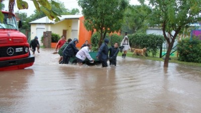 En Las Varillas llovieron 240 mm en casi 10 horas y hubo 80 evacuados