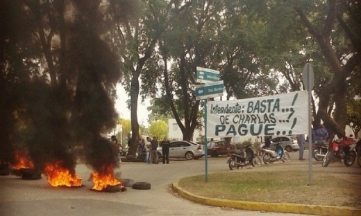 Municipales de Río Segundo endurecen protesta por falta de pago de sueldos