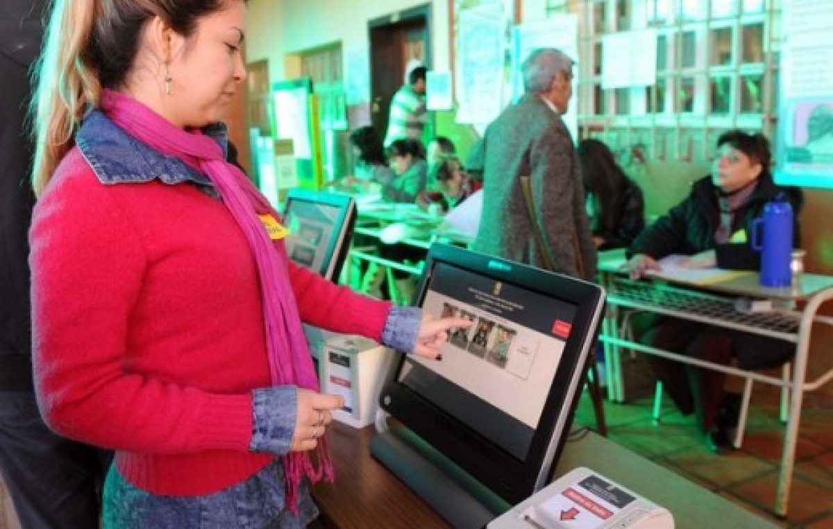 Proponen voto electrónico para la elección municipal de junio de 2015 en Carlos Paz
