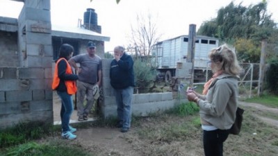 Intendente de Monte Buey y ediles visitan casa por casa a los vecinos