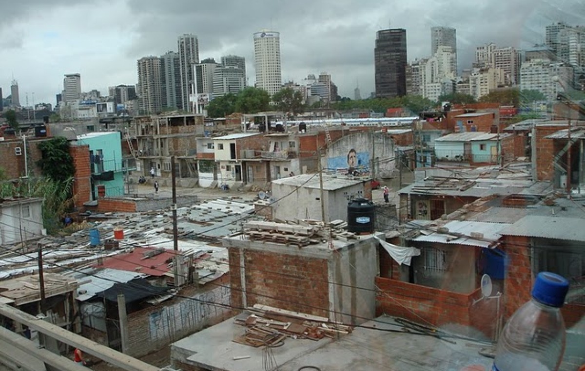 Más de un millón y medio de hogares con déficit habitacional en Buenos Aires