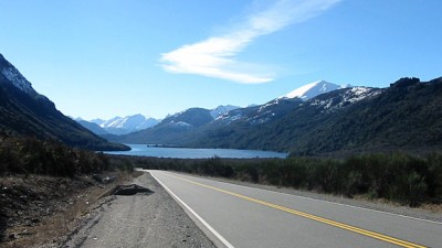 Camino a la autopista de ingreso a Bariloche