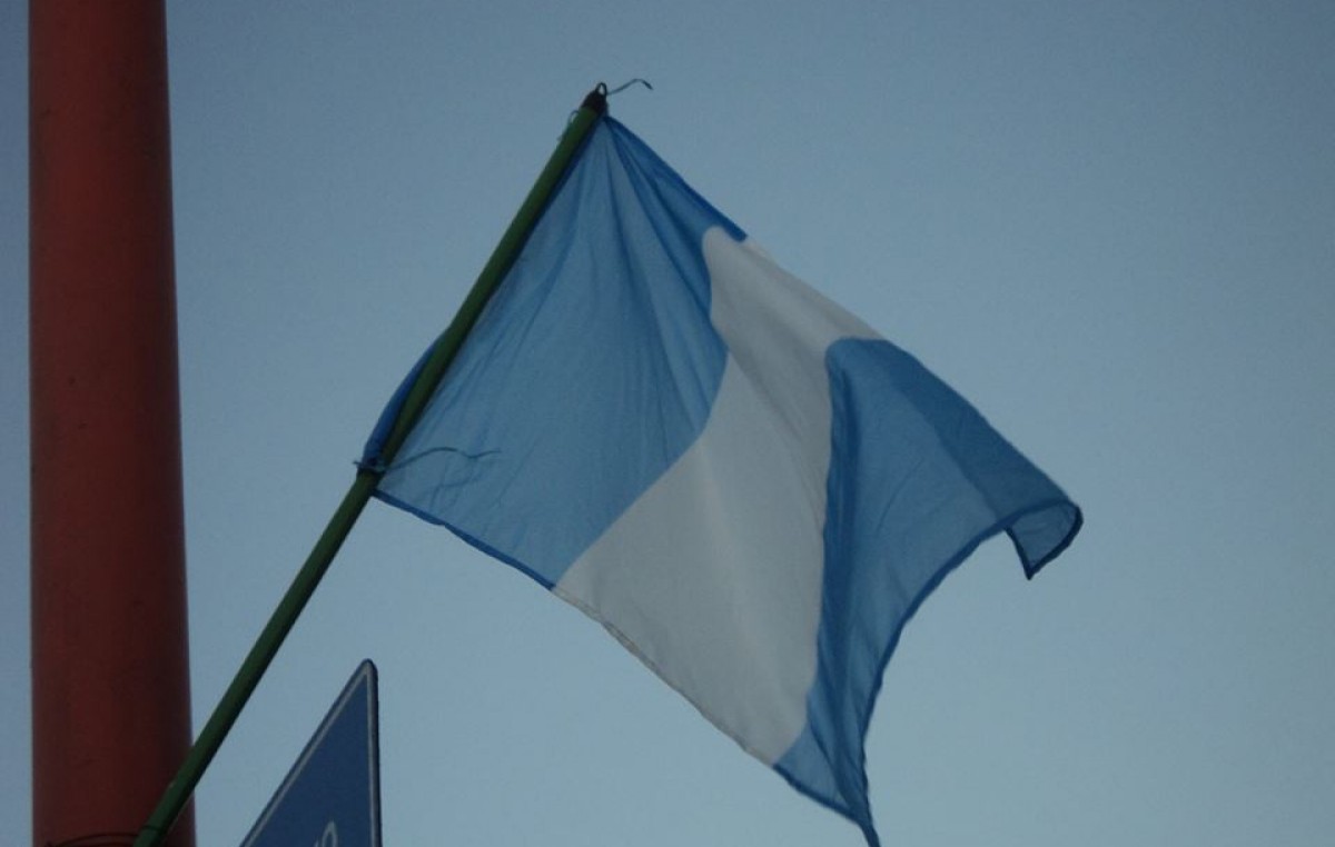 Insólito: Villa Mercedes festejó el Día de la Patria con banderas de Guatemala