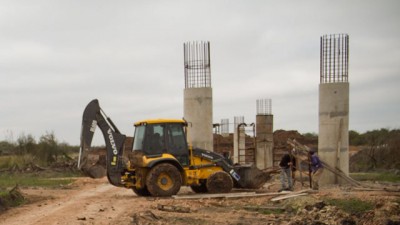 Se construye sobre el Gualeguay el puente más largo de Entre Ríos