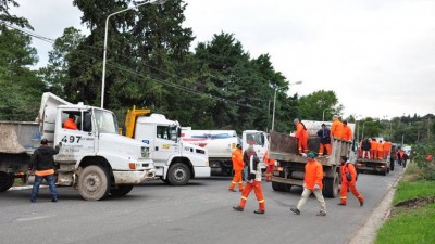 Amplio operativo de limpieza en Paraná con 200 agentes en las calles