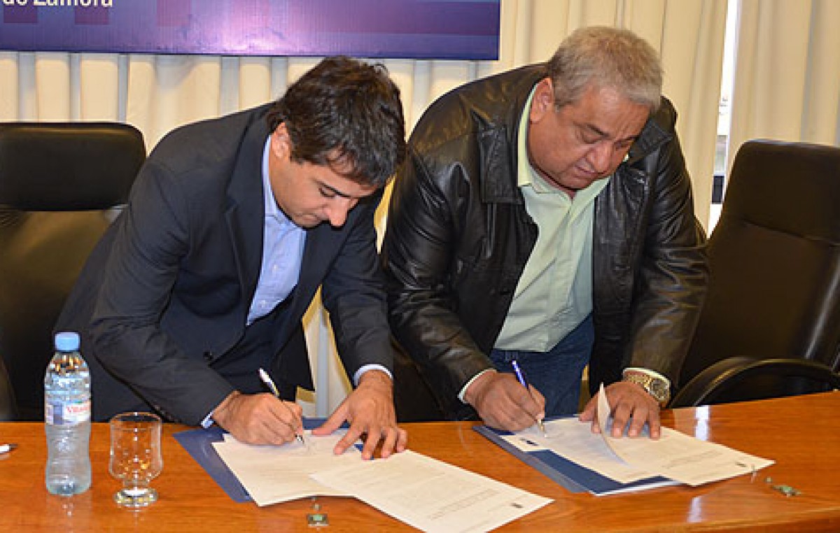 La UNLZ firmó convenio de colaboración con Municipales de Lomas
