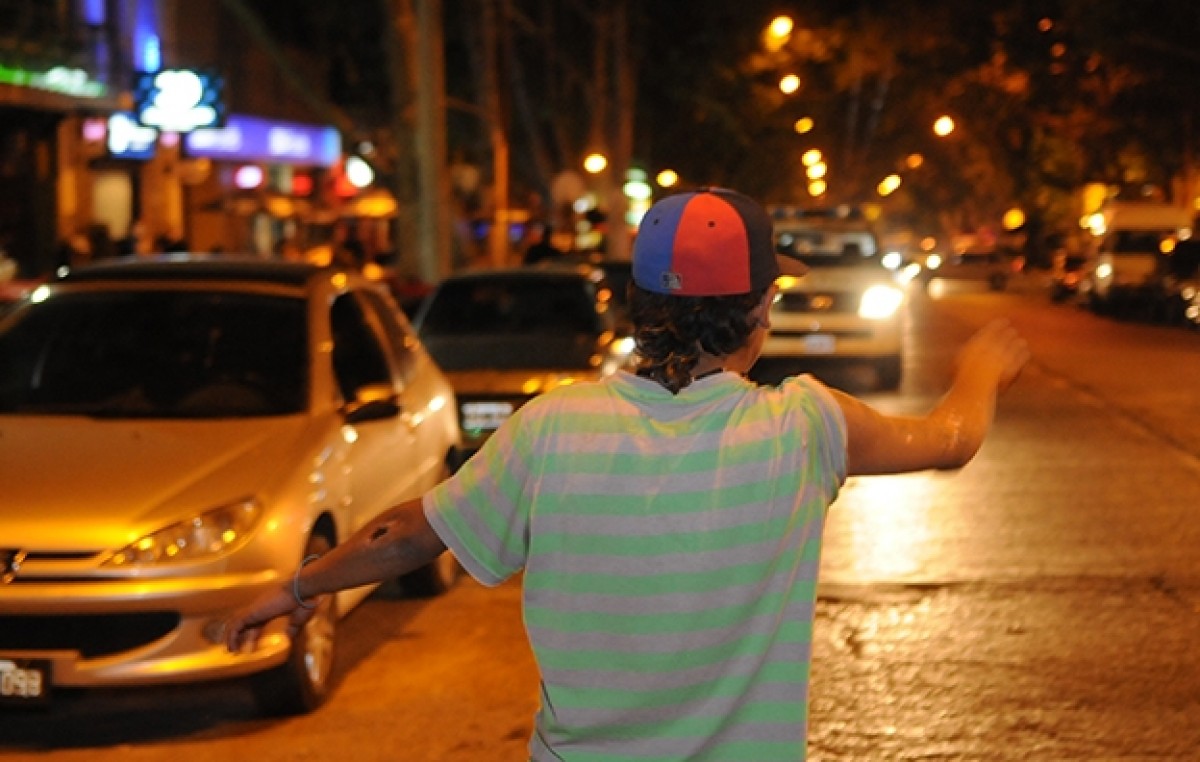 Propusieron estacionamiento medido después de las 21 en algunas calles de Mendoza
