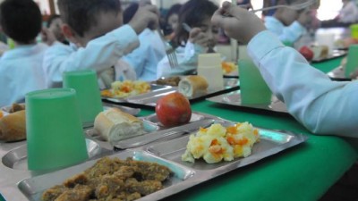 Córdoba: Mestre licita comida para escuelas por $150 millones