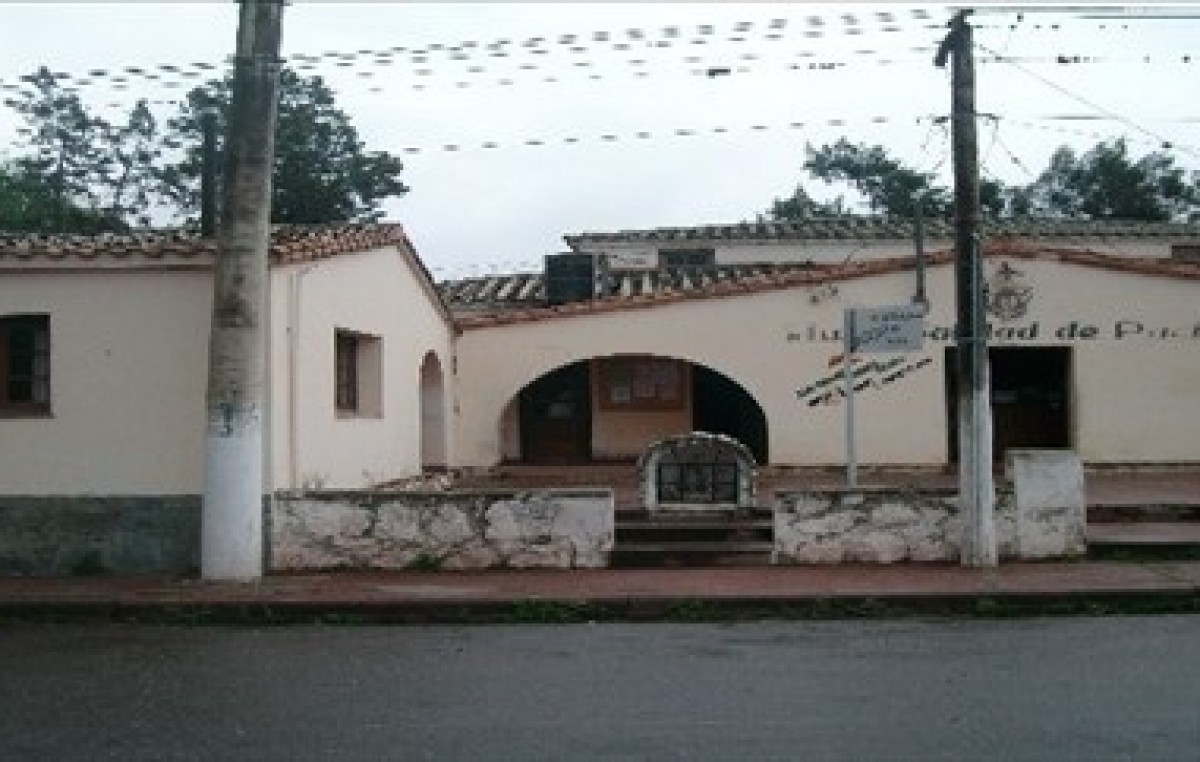 Empleados de Paclín sin cobrar hace meses por pelea política y puja entre intendente, senador y concejales