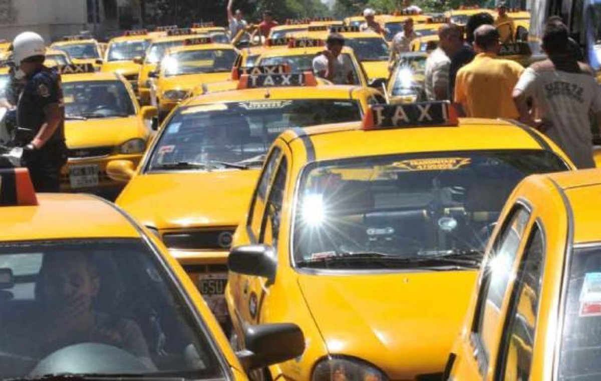 Mestre define cambios en la ordenanza de taxis y remises