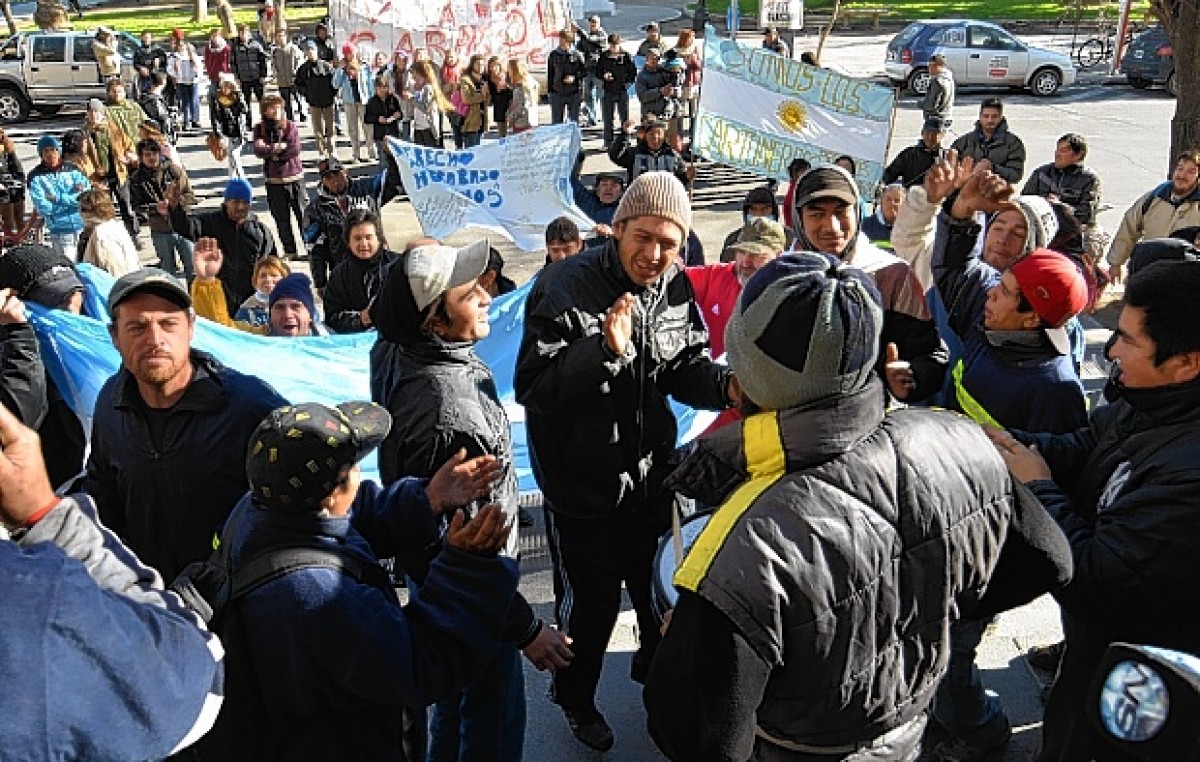 Cartoneros de Bahía Blanca piden más tiempo al municipio y denuncian persecución