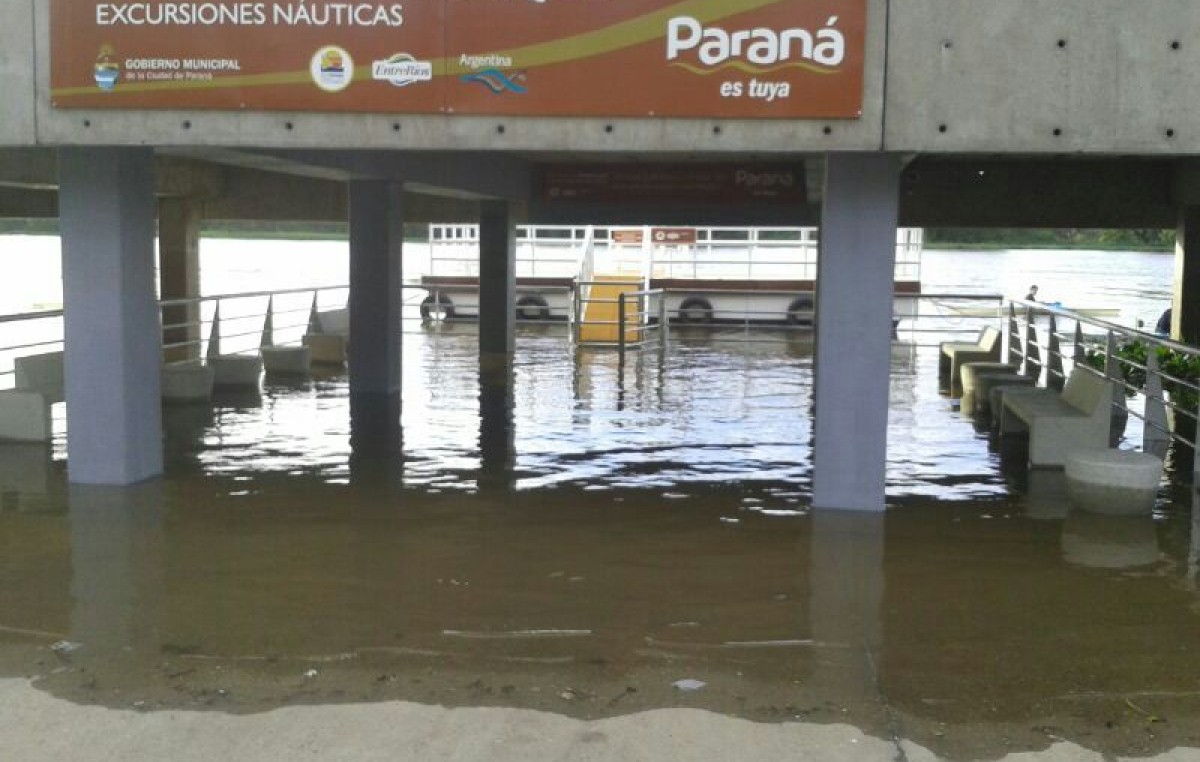 El río superó el nivel de evacuación en Paraná