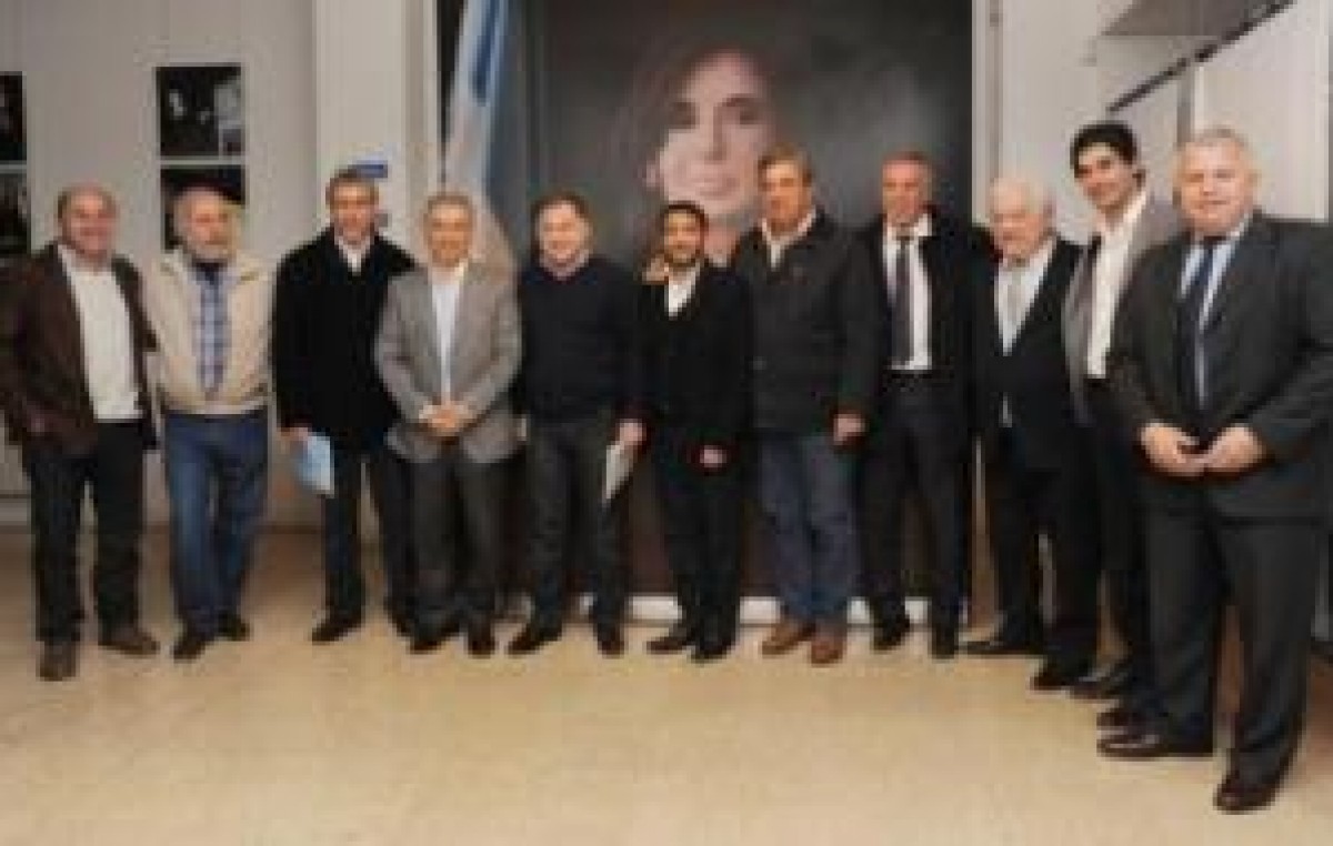 Policías comunales: Tras el decreto de Scioli, Granados se reunió con intendentes de la FAM