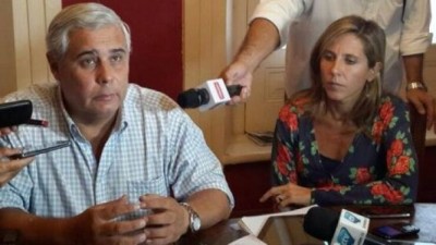 El Intendente de Corrientes mejora los salarios y contrata a los Neikes