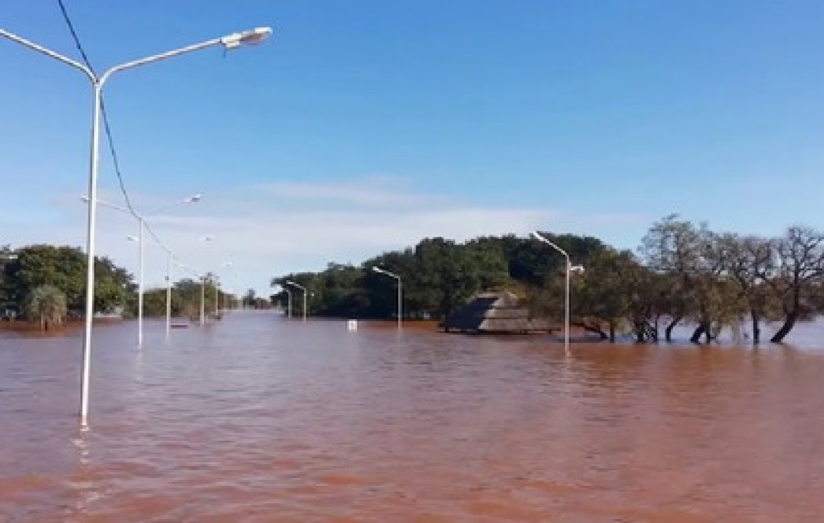 Se inició el lento descenso del río en Libres y siguen evacuadas unas 800 personas