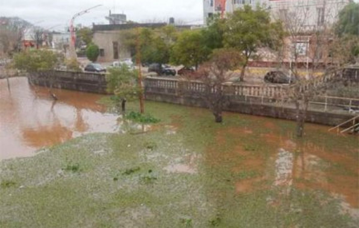 Avanzó el agua en Concepción del Uruguay y evacuaron otras 21 familias