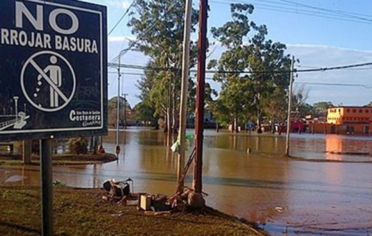 Creciente del río Uruguay: El clima retrasó la vuelta de los evacuados a sus hogares en Concordia