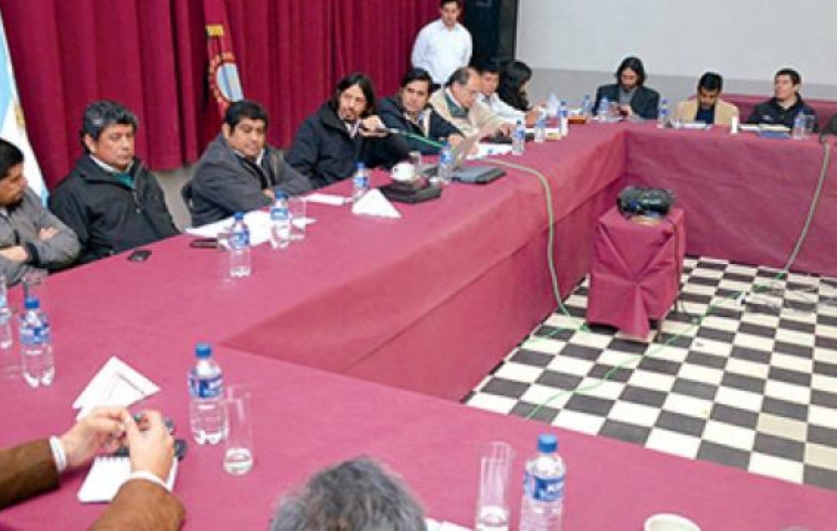 Tras una reunión de gabinete aseguran obras públicas a municipios Salteños