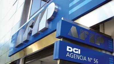 Más de 900 contribuyentes no declararon su rentas en el exterior