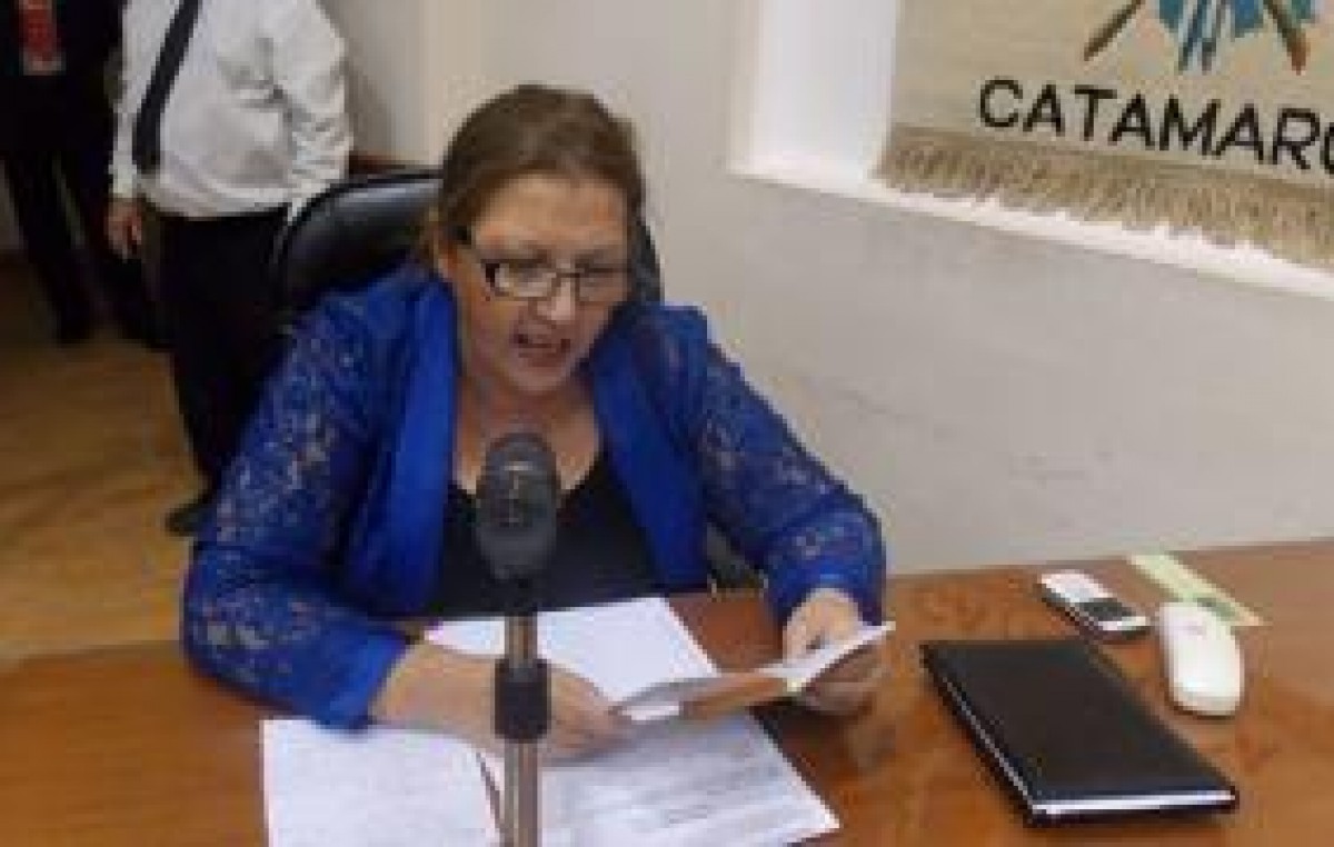 Impulsan proyecto para recategorizar a municipales de Catamarca