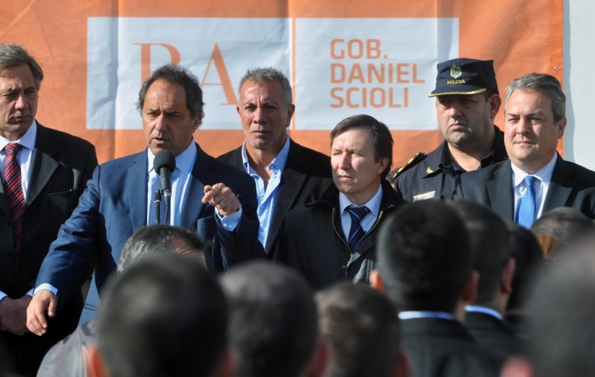 Scioli pidió «que Bahía no demore más» para tener su policía comunal