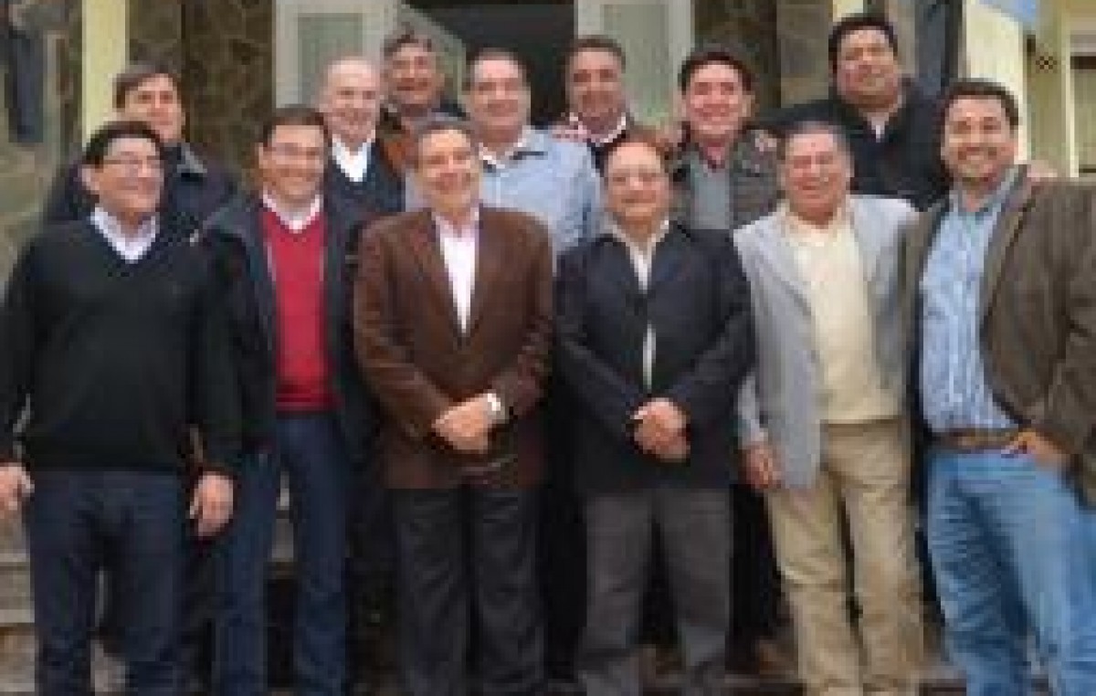 La Rioja: Intendentes ratificaron su alineamiento con la ‘Casa de las Tejas’