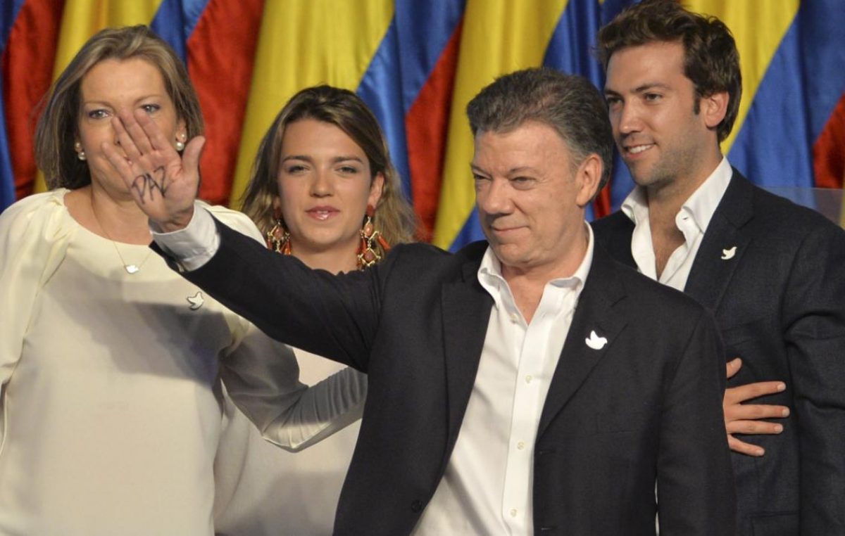 Santos asume su segunda presidencia decidido a alcanzar la paz en Colombia