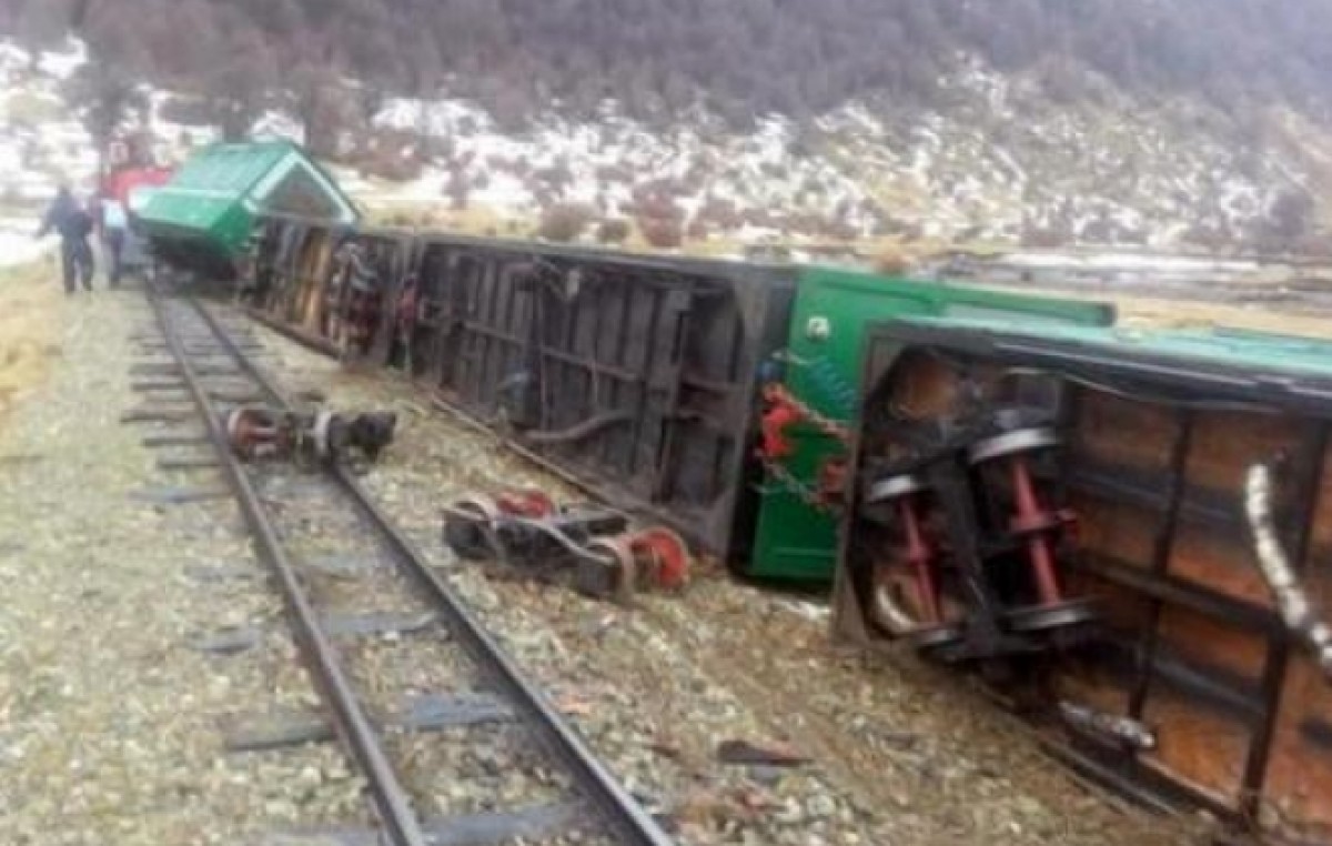 Descarriló el Tren del Fin del Mundo y hubo otros destrozos por el temporal de viento en Ushuaia