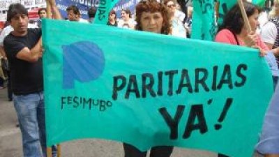 Protesta de Municipales Bonaerenses en la Legislatura en reclamo de ley de paritarias