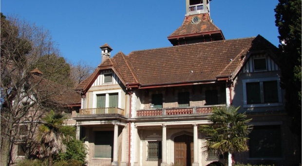 20140919101548_la_casona_de_la_quinta_roca_de_burzaco_donde_funcionar_la_futura_unab