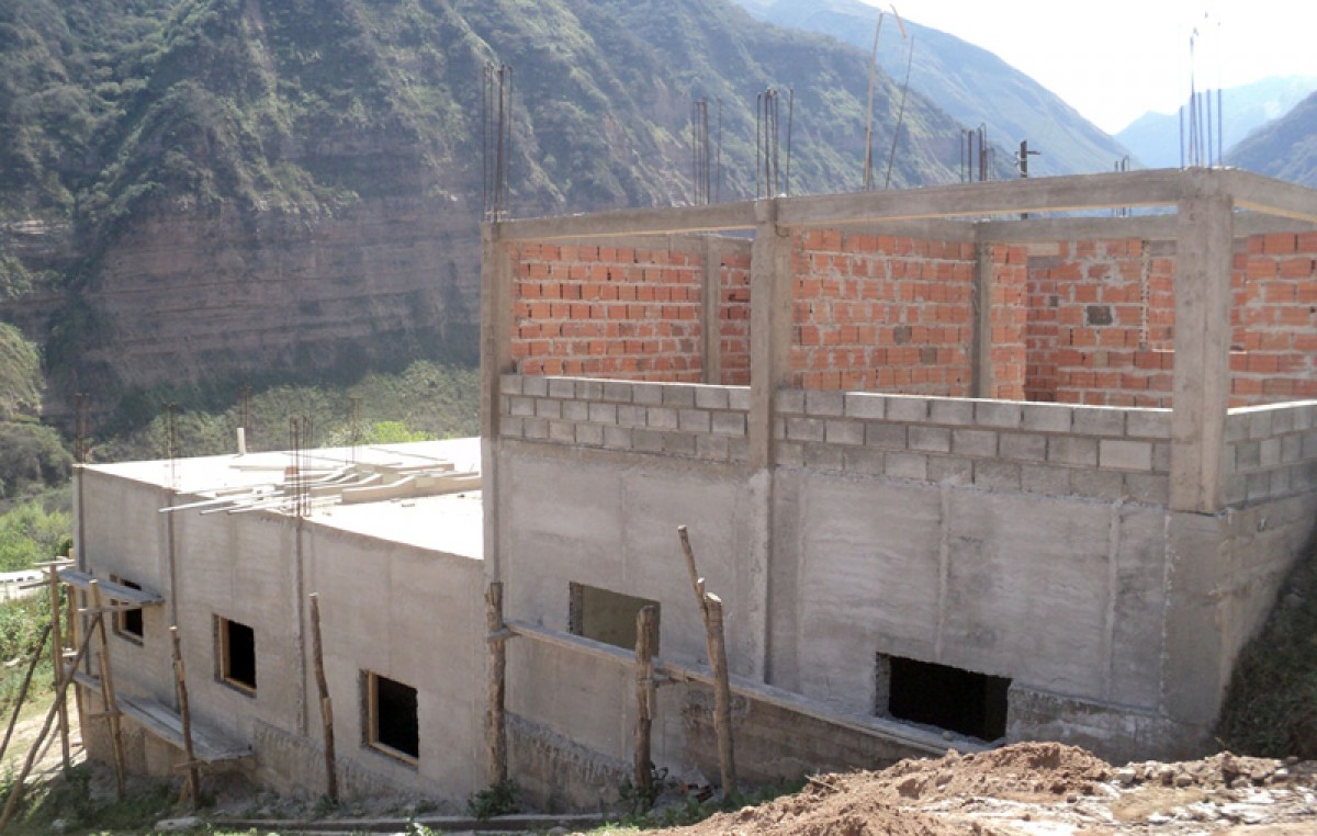Construyen nuevo edificio municipal en Valle Grande