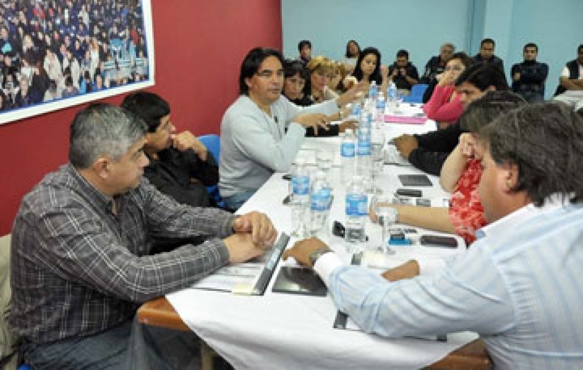 FESOEM impulsa negociación paritaria en todos los municipios de Santa Cruz