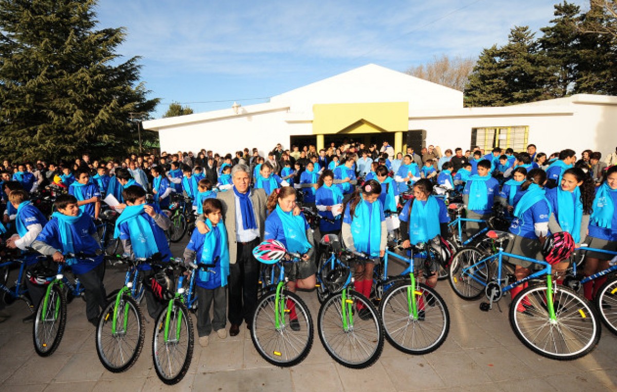 Entregan 1.290 bicicletas en los colegios de San Luis para promover el medioambiente