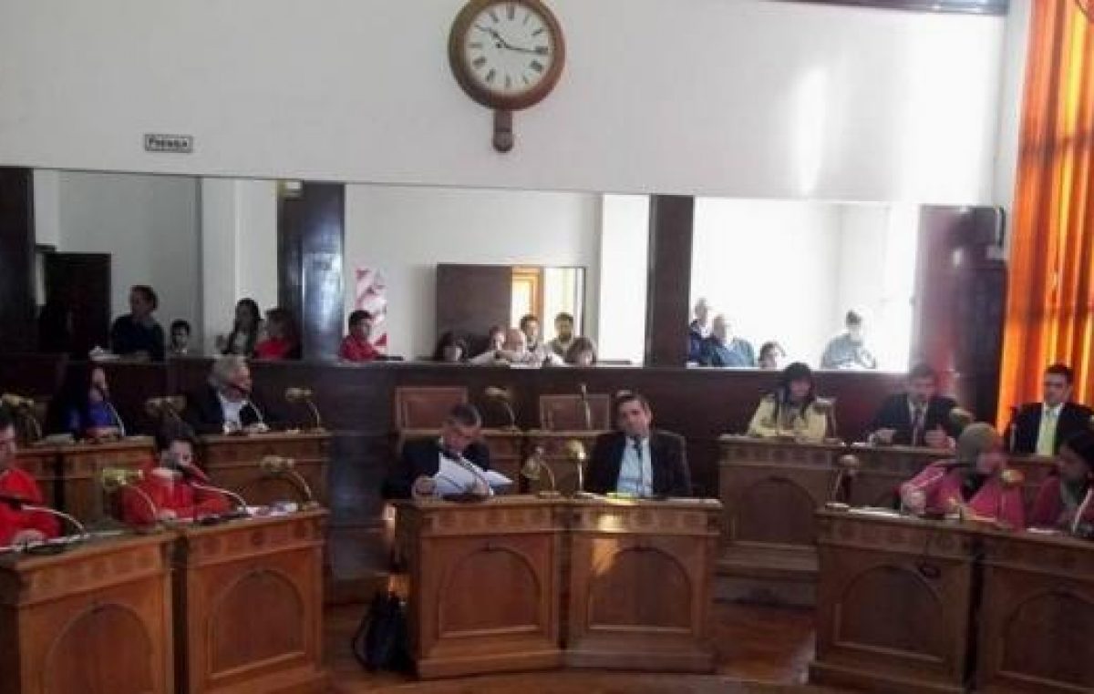 Concejal de Concordia propone que todos los funcionarios municipales presenten su declaración jurada y que sea pública