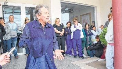 Saavedra: enojados con Corvatta, municipales extendieron el paro