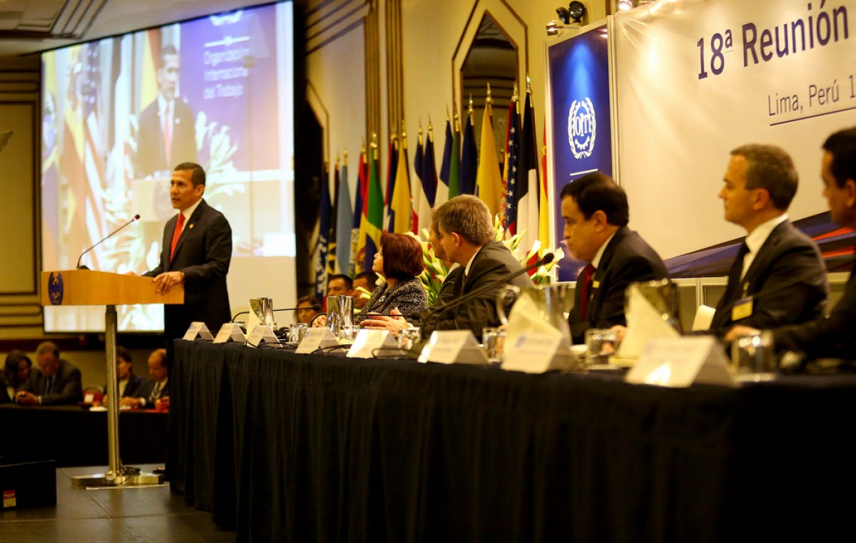 Se inauguró la 18º reunión regional de la OIT, con elogios a la región y críticas a los buitre