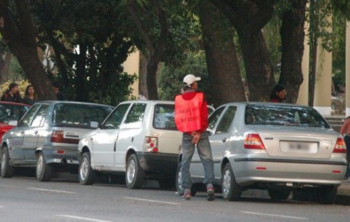 Córdoba: Vecinos y naranjitas presentan sistema alternativo para el estacionamiento controlado