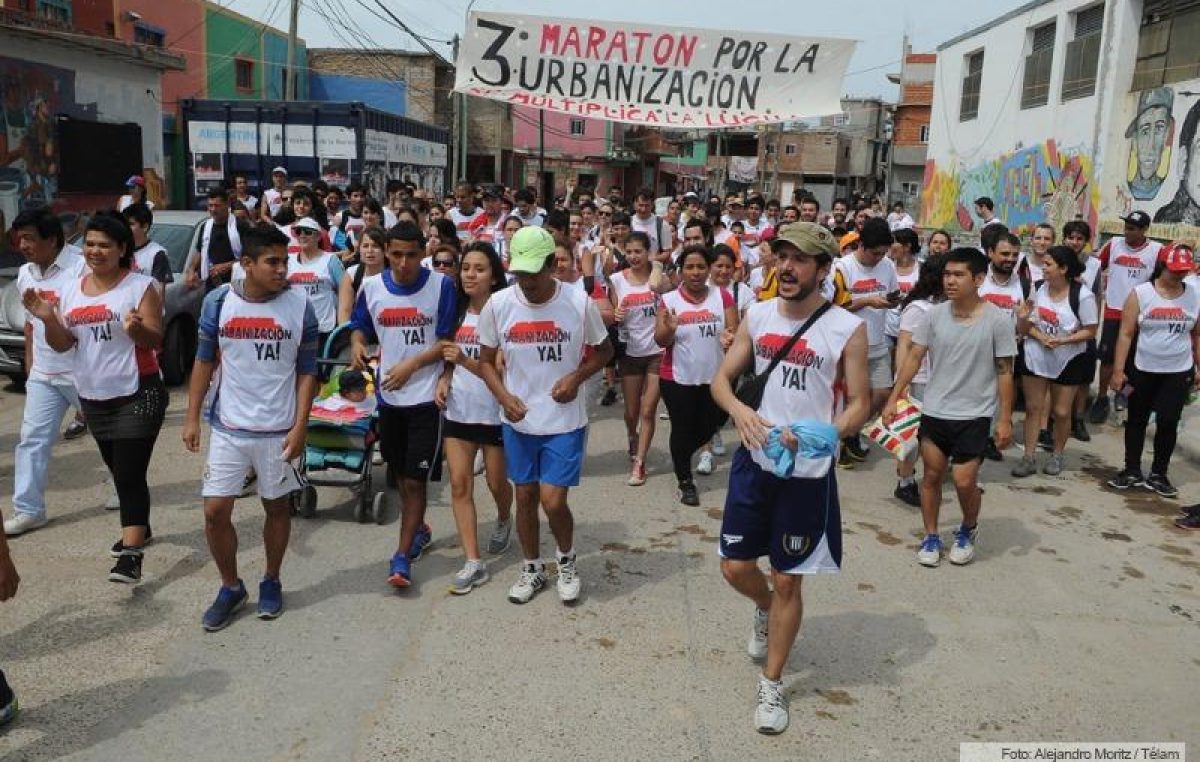Vecinos de diez villas porteñas corrieron una maratón para pedir por la urbanización