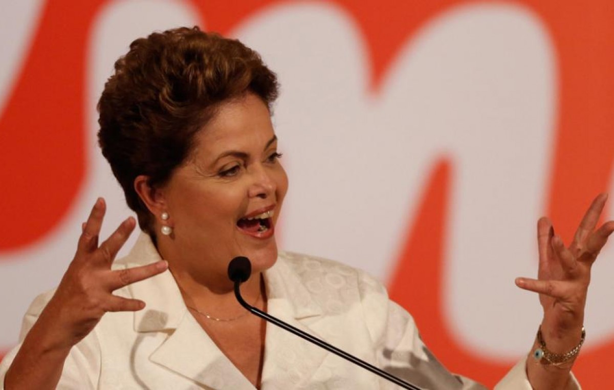 Rousseff irá a segunda vuelta con el socialdemócrata Neves