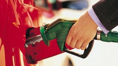 Polémica en puerta: El Intendente de Corrientes quiere cobrar por litro de nafta cargada